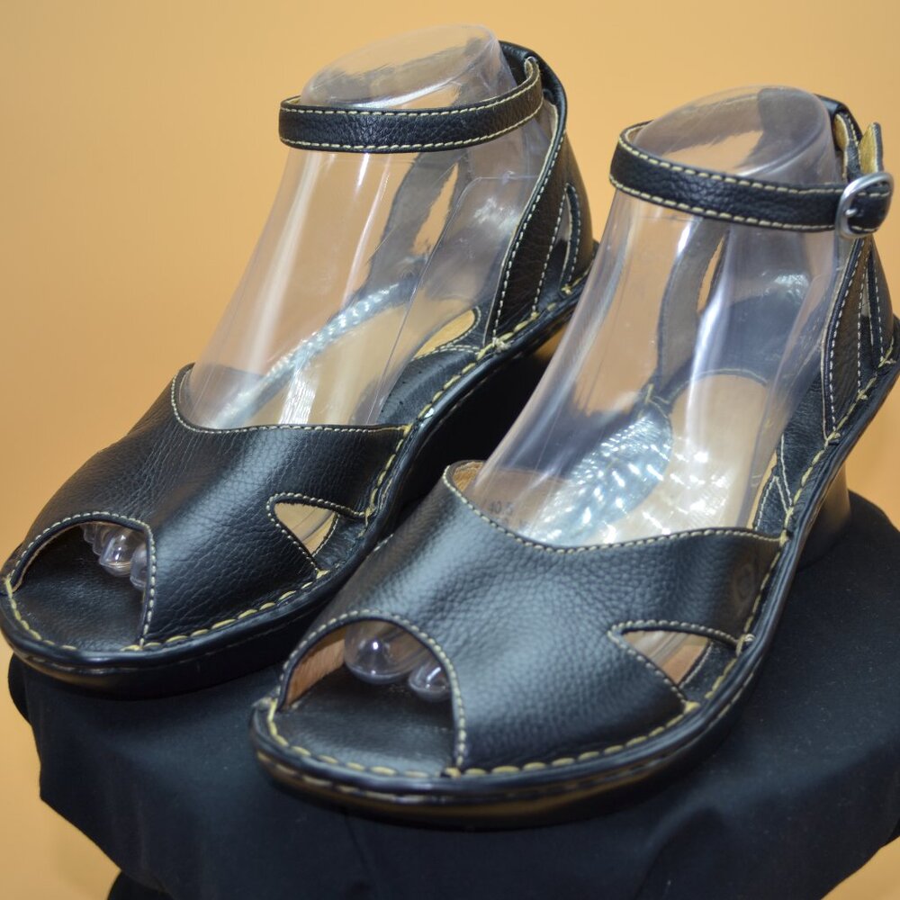 BORN BLACK PEEP TOE LEATHER SANDALS SIZE 9